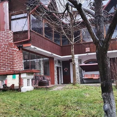 Villa Casa Colt De Rai Brezoi Exterior foto
