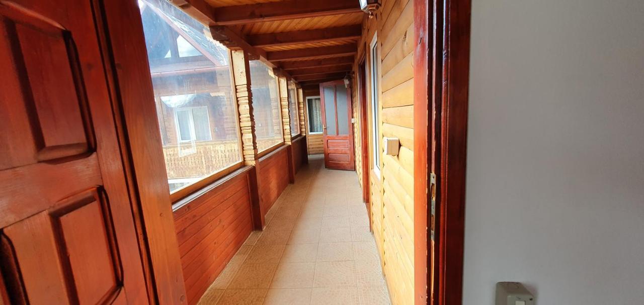 Villa Casa Colt De Rai Brezoi Exterior foto