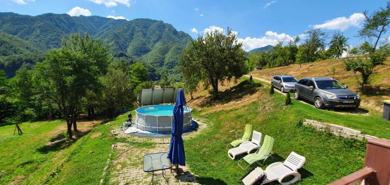 Villa Casa Colt De Rai Brezoi Exterior foto