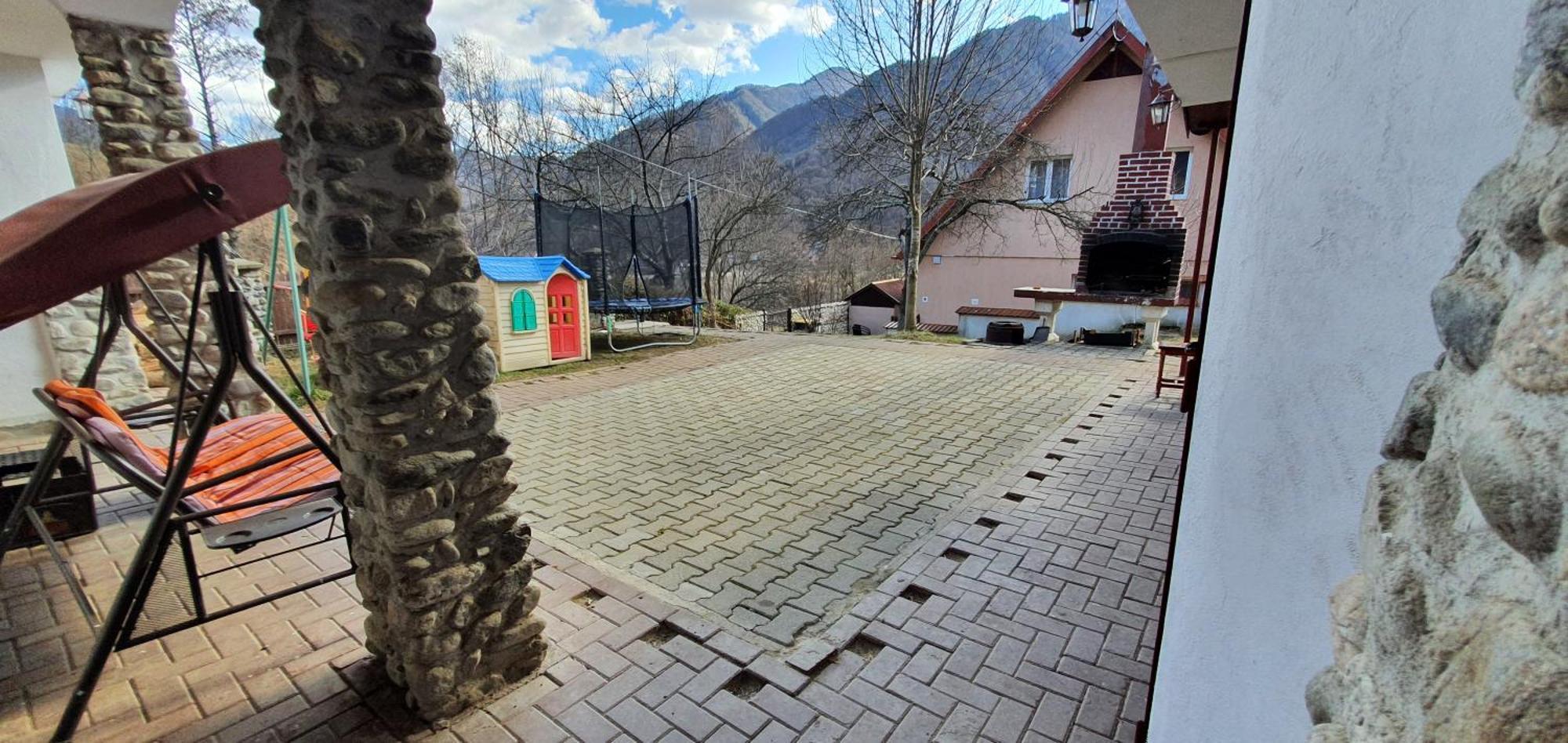 Villa Casa Colt De Rai Brezoi Exterior foto