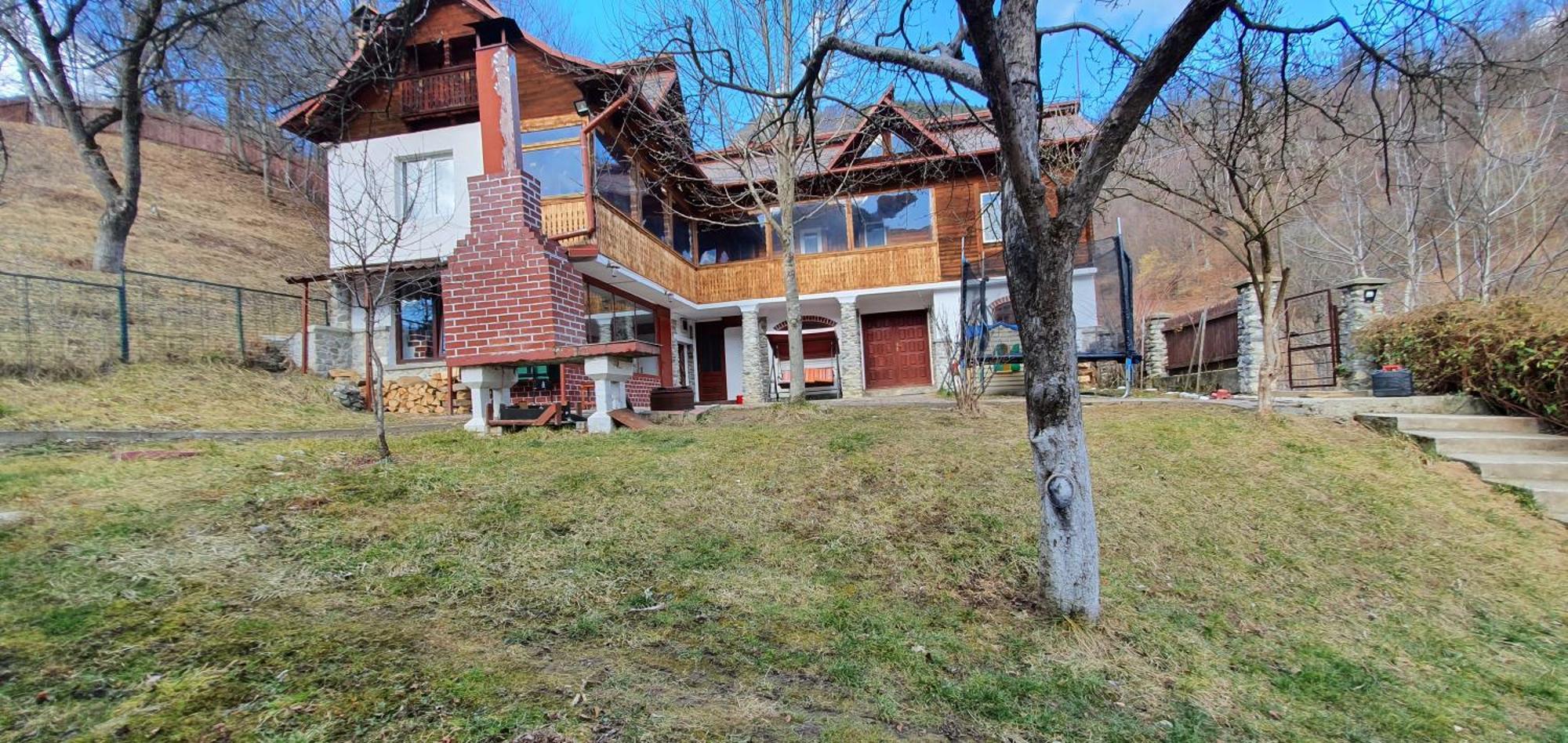 Villa Casa Colt De Rai Brezoi Exterior foto