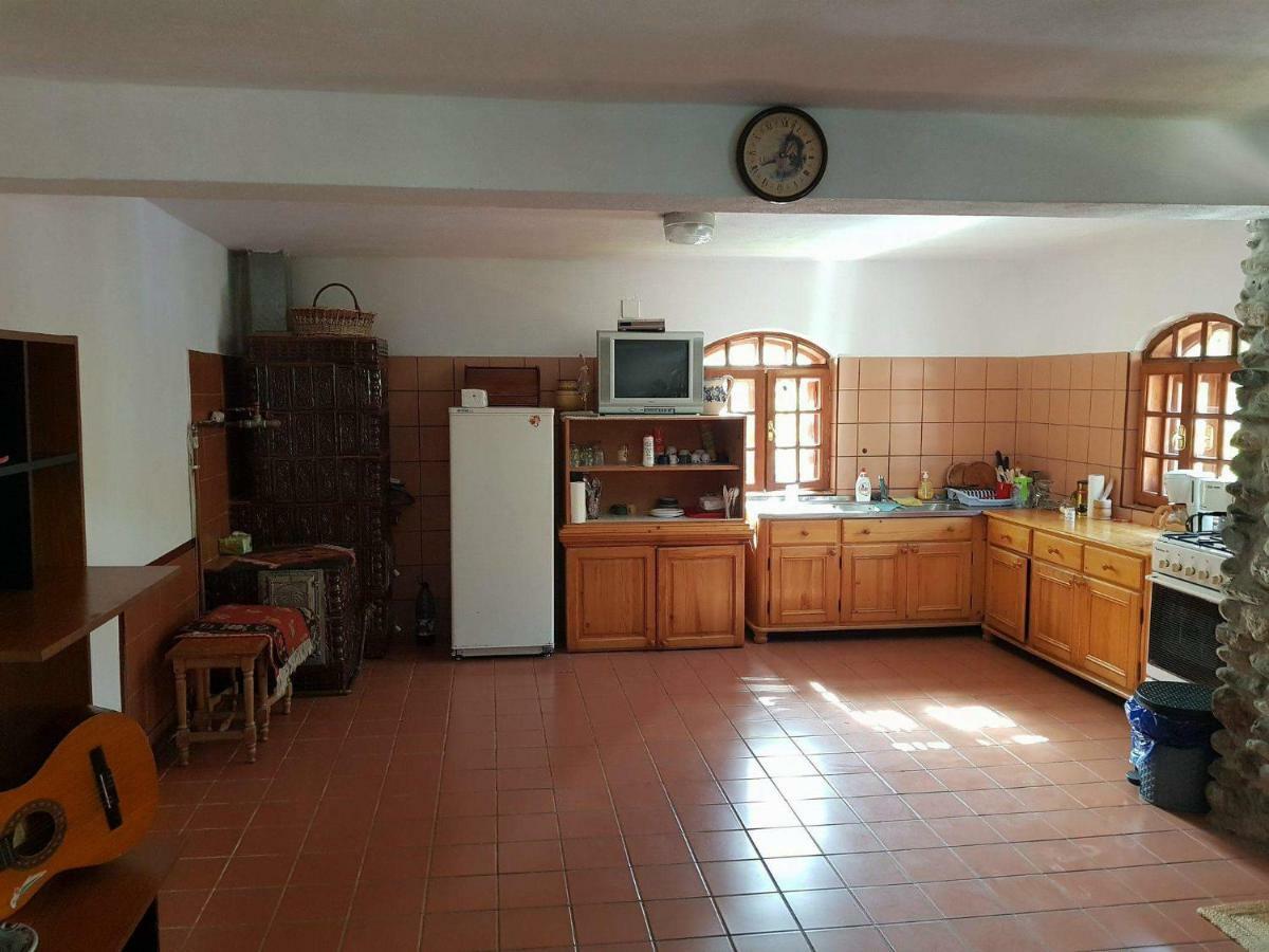 Villa Casa Colt De Rai Brezoi Exterior foto